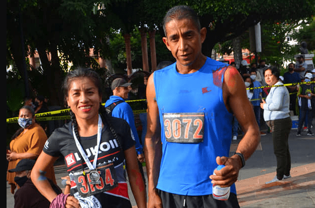 Lee más sobre el artículo Alberto Arrayga y Silvia Ortega, ganadores absolutos del Ajijic Mágico Trail Running 2021
