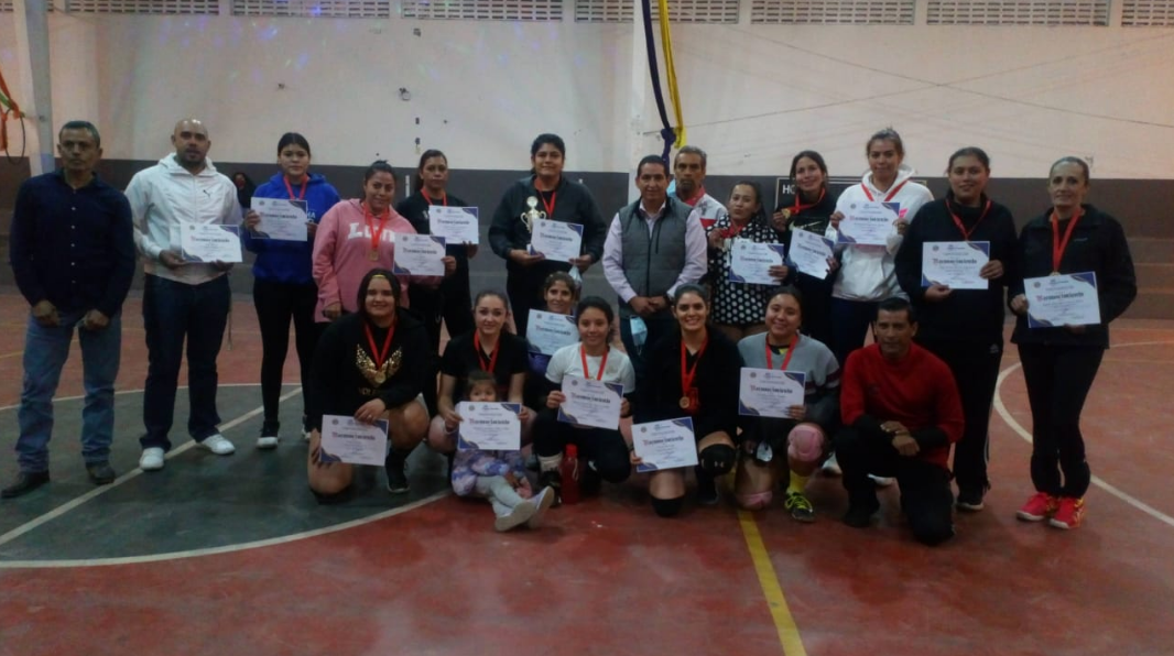 En este momento estás viendo Reconocen a lo mejor de la Liga Femenil de Voleibol en Chapala