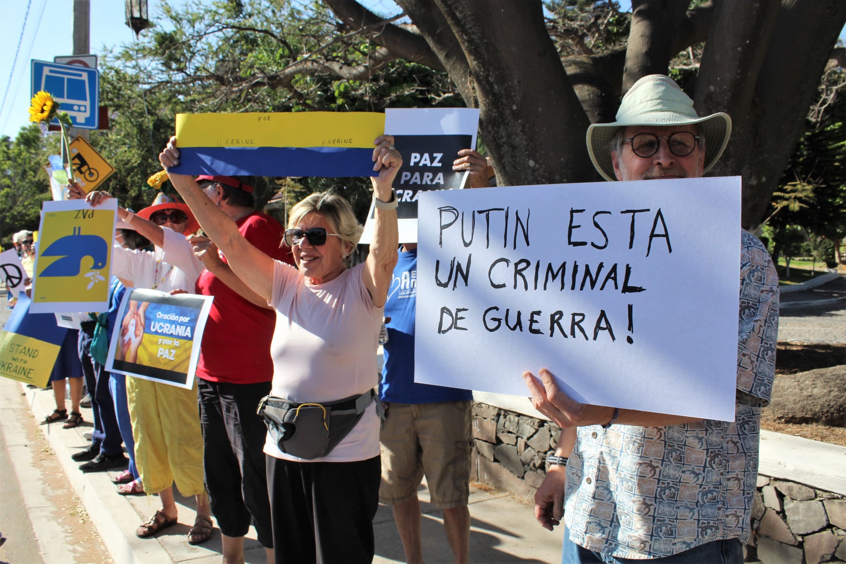 En este momento estás viendo Se manifiestan en Ajijic contra la guerra de Ucrania