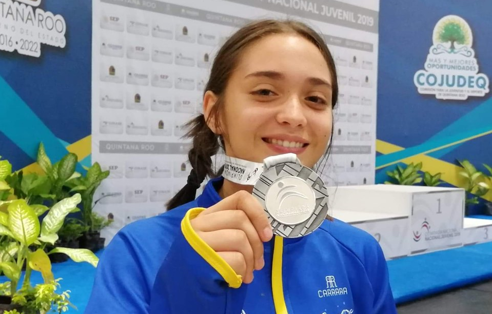 En este momento estás viendo Se prepara Regina Vera para Campeonato Nacional de TKD en Tijuana