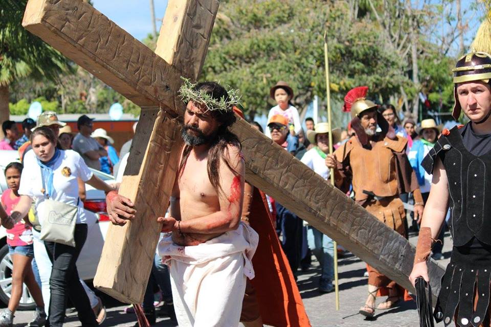 En este momento estás viendo Tras dos años de no realizarse, retoman Viacrucis presencial en Chapala