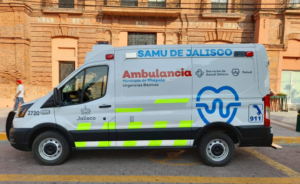 Lee más sobre el artículo Entregan a Chapala ambulancia nueva para la atención de urgencias