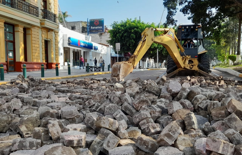 En este momento estás viendo Será reutilizado el adoquín de la Avenida Madero