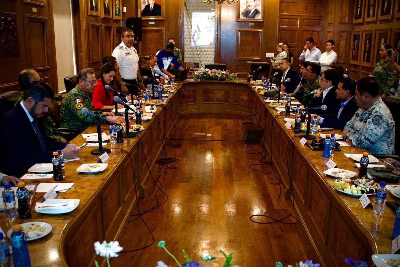 En este momento estás viendo <strong>Se reúnen autoridades de Seguridad de Aguascalientes, Guanajuato, Jalisco, Zacatecas, y fuerzas federales</strong>