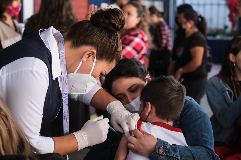 En este momento estás viendo SSJ lleva segunda dosis pediátrica contra COVID-19 a escuelas del AMG