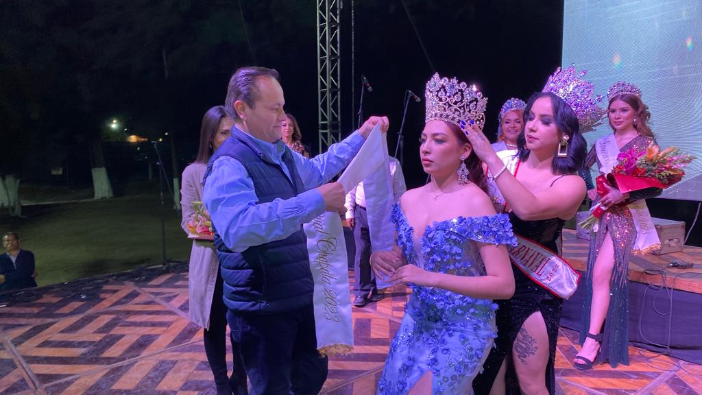 En este momento estás viendo Claudia Samantha es coronada Reina del Carnaval Chapala 2023