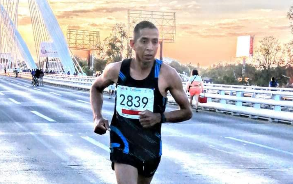 En este momento estás viendo Alberto Arrayga culmina en el quinto puesto en Medio Maratón 21K de Guadalajara