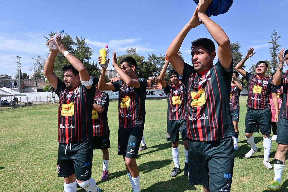 En este momento estás viendo Selección varonil de Chapala define su cuarto partido en penales