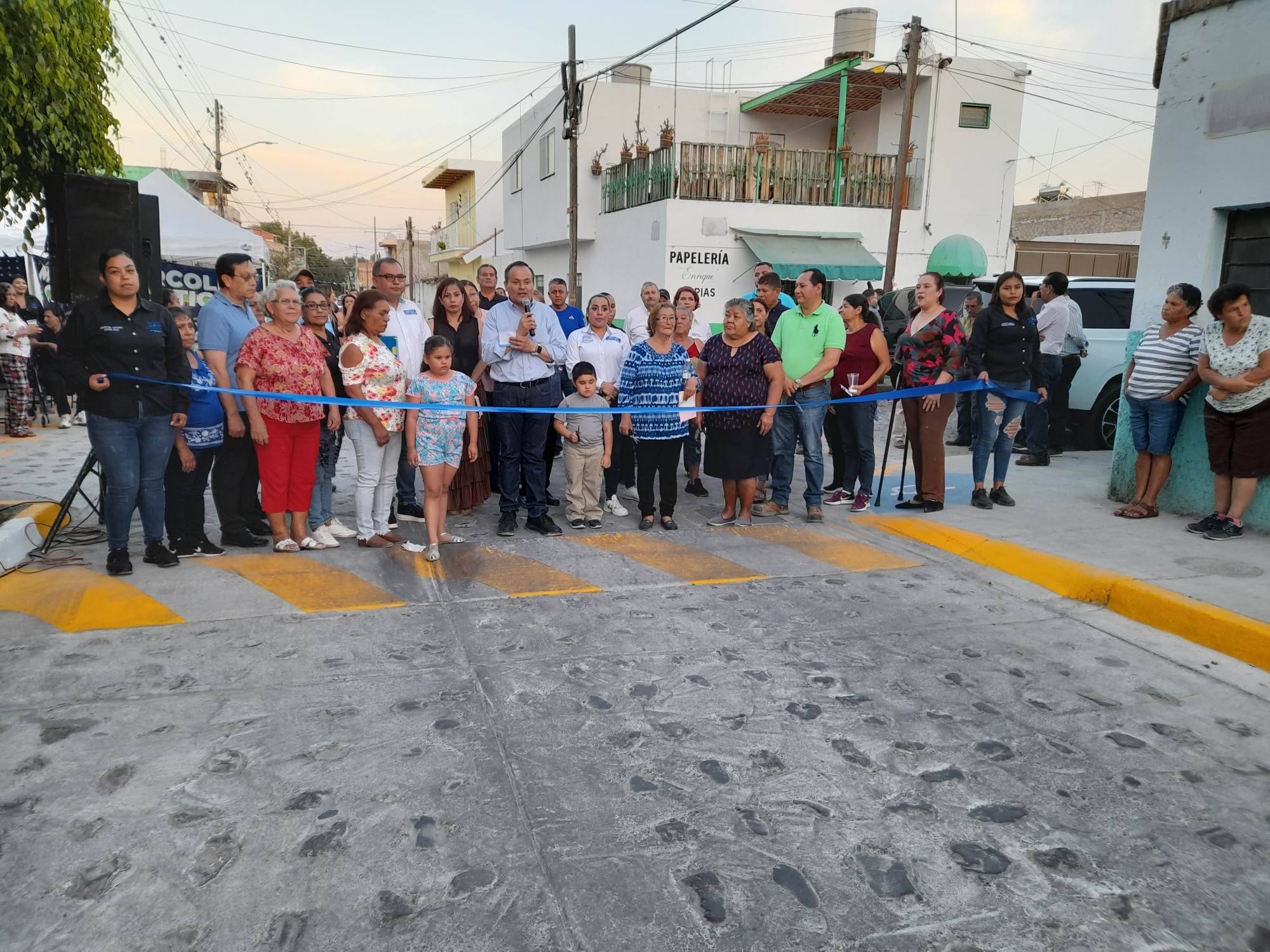 En este momento estás viendo Entregan en Chapala primera etapa de rehabilitación de la calle Miguel Martínez