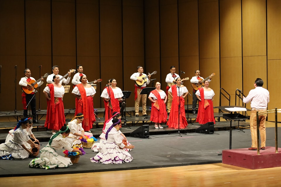 Lee más sobre el artículo El Coro Redes y Cantos de Chapala celebró su 37 aniversario en el Teatro Degollado