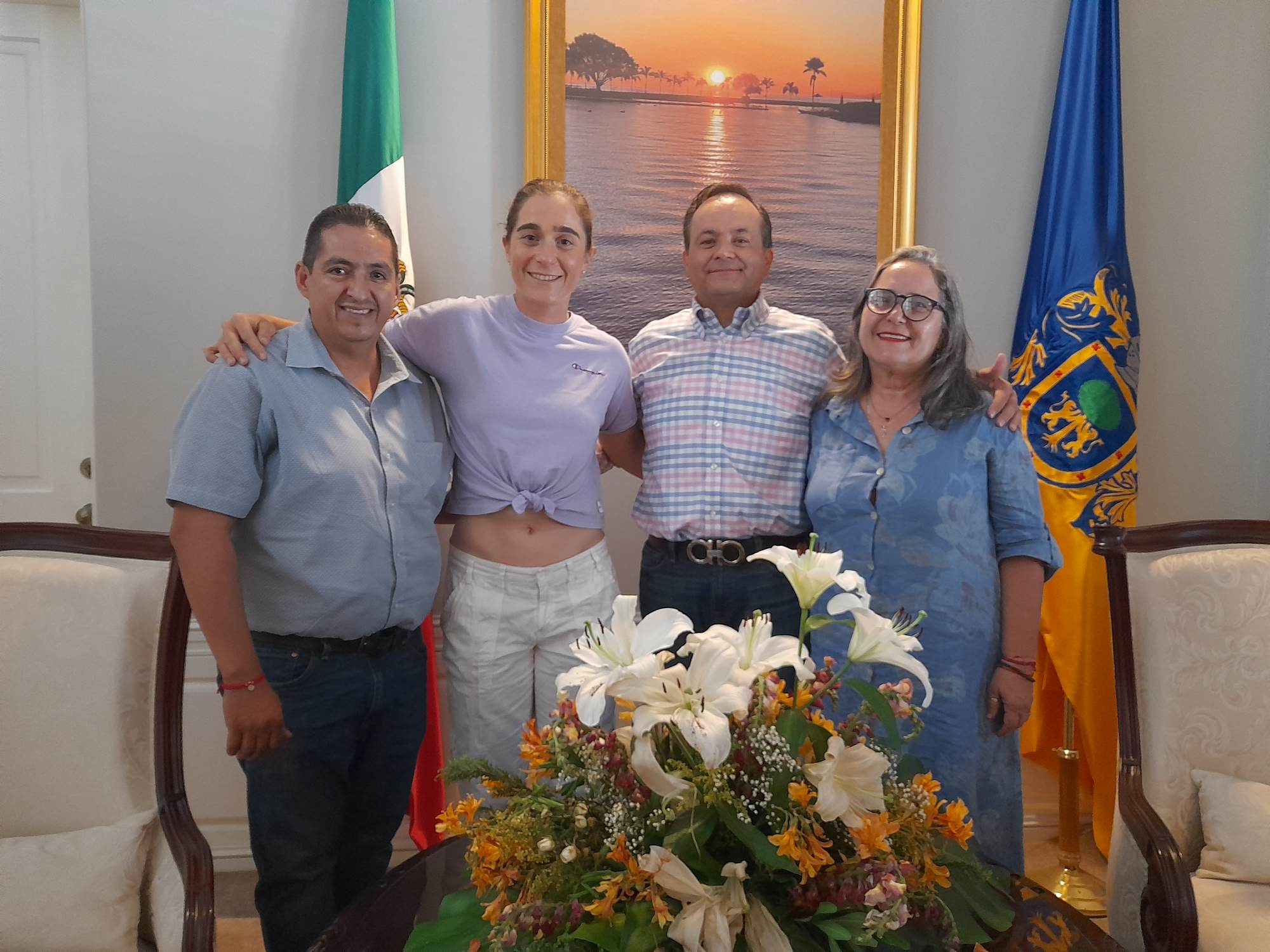 En este momento estás viendo Alejandro Aguirre se reunió con Elena Oetling para desearle suerte en San Salvador