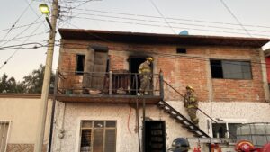 Lee más sobre el artículo Incendio en una vivienda de Atotonilquillo causa daños materiales