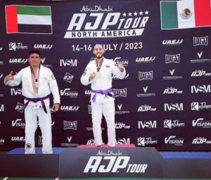 Lee más sobre el artículo El chapalense Mario Alberto Sánchez es número uno de Jiu-Jitsu en México  