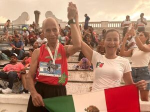 Lee más sobre el artículo Corredor de Chapala regresa con dos medallas de plata del Primer Campeonato Panamericano de Atletismo Máster 2023