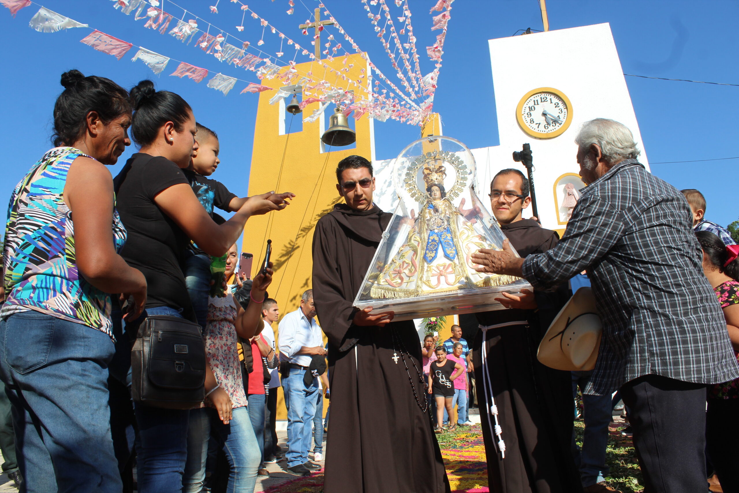 En este momento estás viendo Inicia Virgen de Zapopan peregrinaje anual por la ribera de Chapala