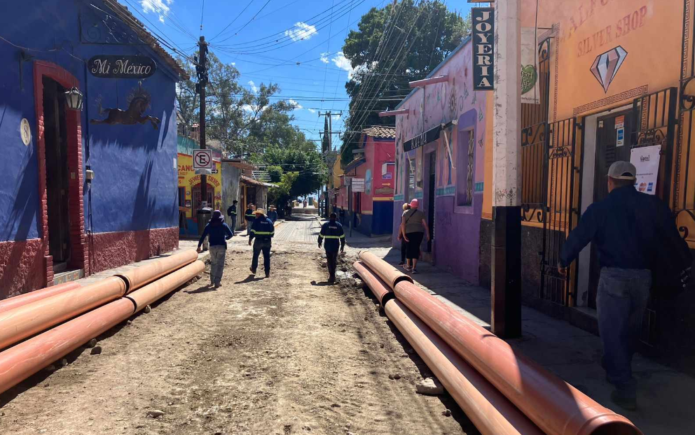 En este momento estás viendo Inician trabajos en la calle Colón de Ajijic; estiman durar ocho semanas