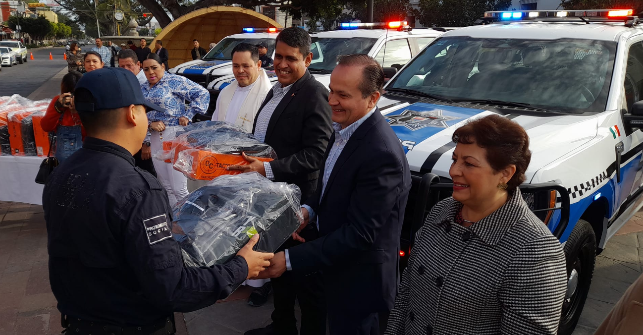 En este momento estás viendo Policías de Chapala contarán con seguro de vida: Alejandro Aguirre