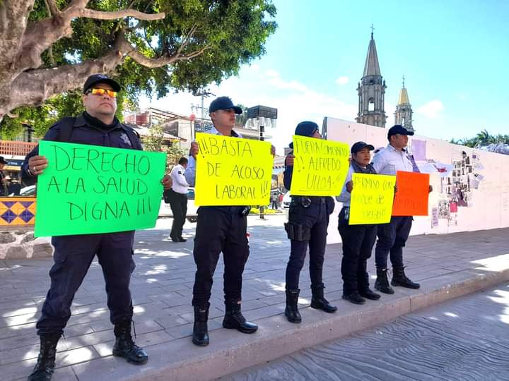 Lee más sobre el artículo Protestan policías de Chapala