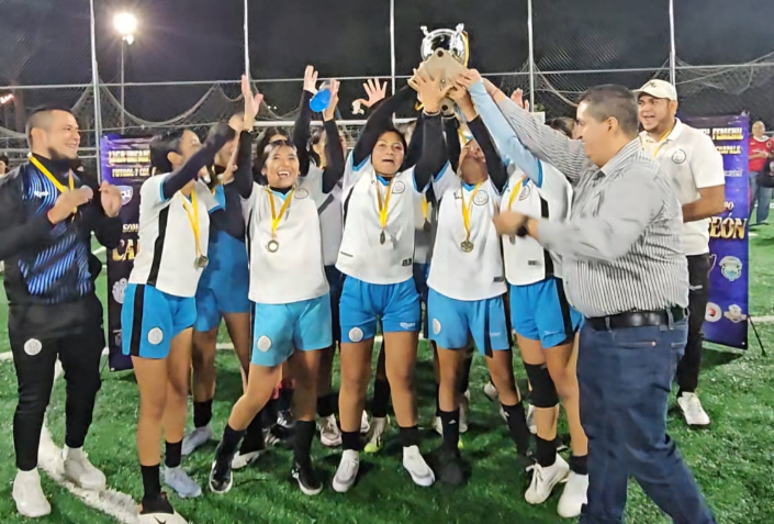 En este momento estás viendo Se corona CEFAR en la Liga Infantil Femenil de Futbol 7