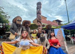 Lee más sobre el artículo Rinden homenaje a “Las Sayacas” de Ajijic con una escultura