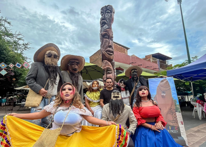 En este momento estás viendo Rinden homenaje a “Las Sayacas” de Ajijic con una escultura