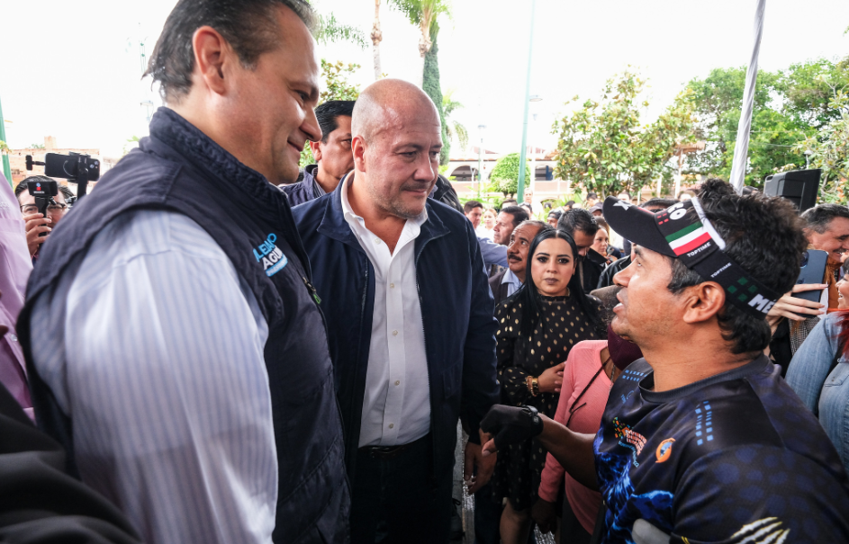 En este momento estás viendo Pide apoyo a Gobernador para hacer la pista de atletismo