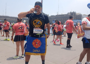 Lee más sobre el artículo Bombero de Chapala compite en el Maratón de la Ciudad de México