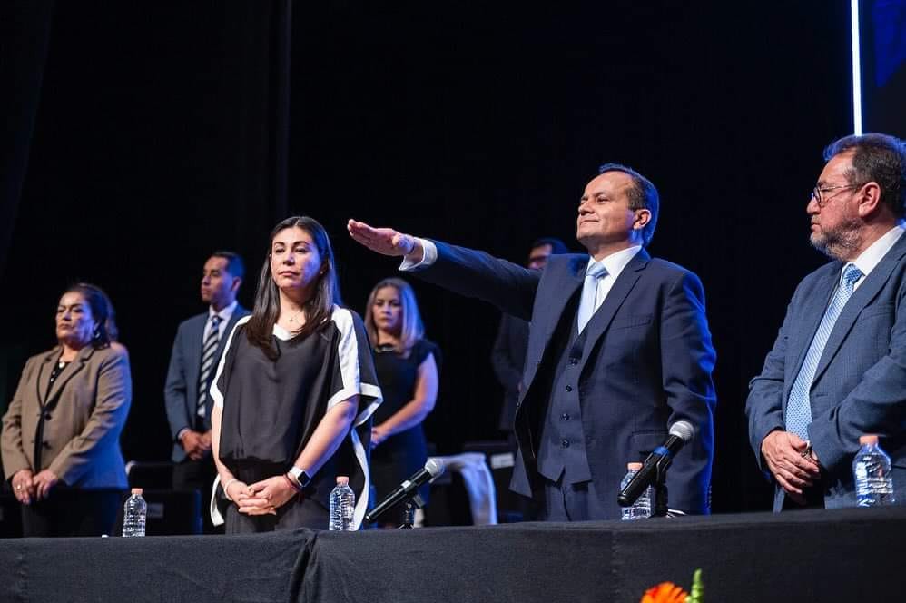 En este momento estás viendo Alejandro Aguirre rinde protesta en Chapala por tercera vez