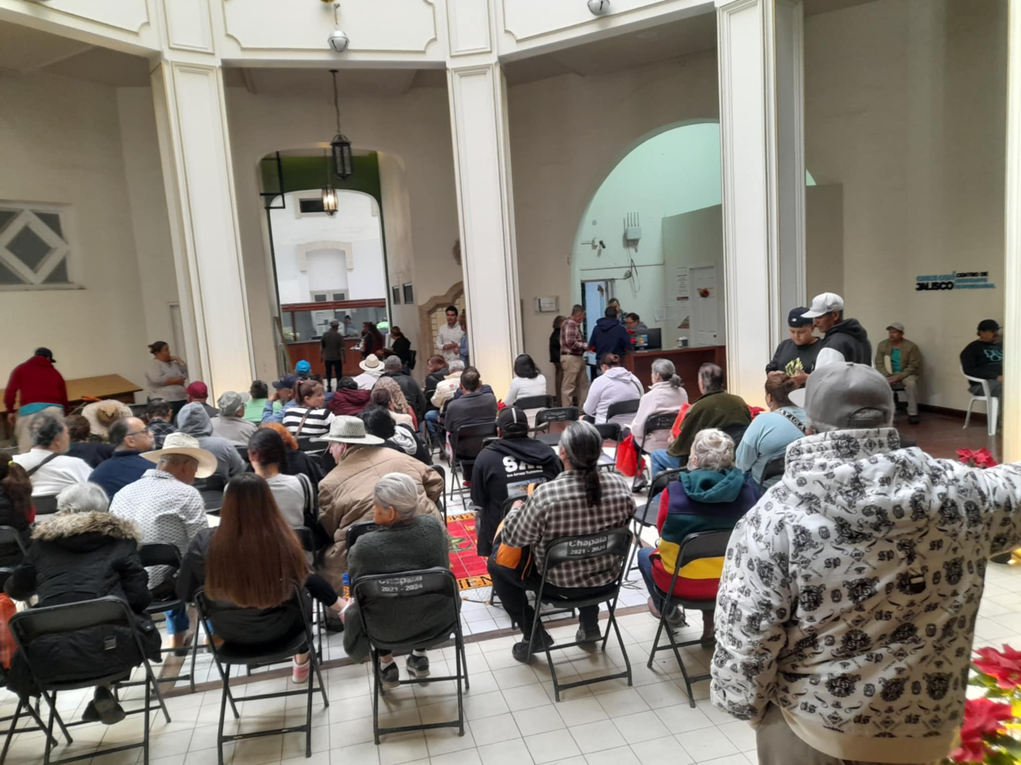 En este momento estás viendo Llegan primeros contribuyentes a pagar su predial y agua potable en Chapala