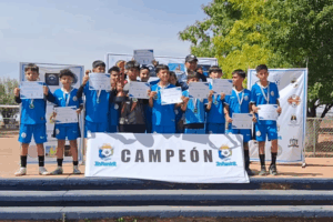 Lee más sobre el artículo Escuela de futbol CEFAR destaca en la Copa Alteña 2025