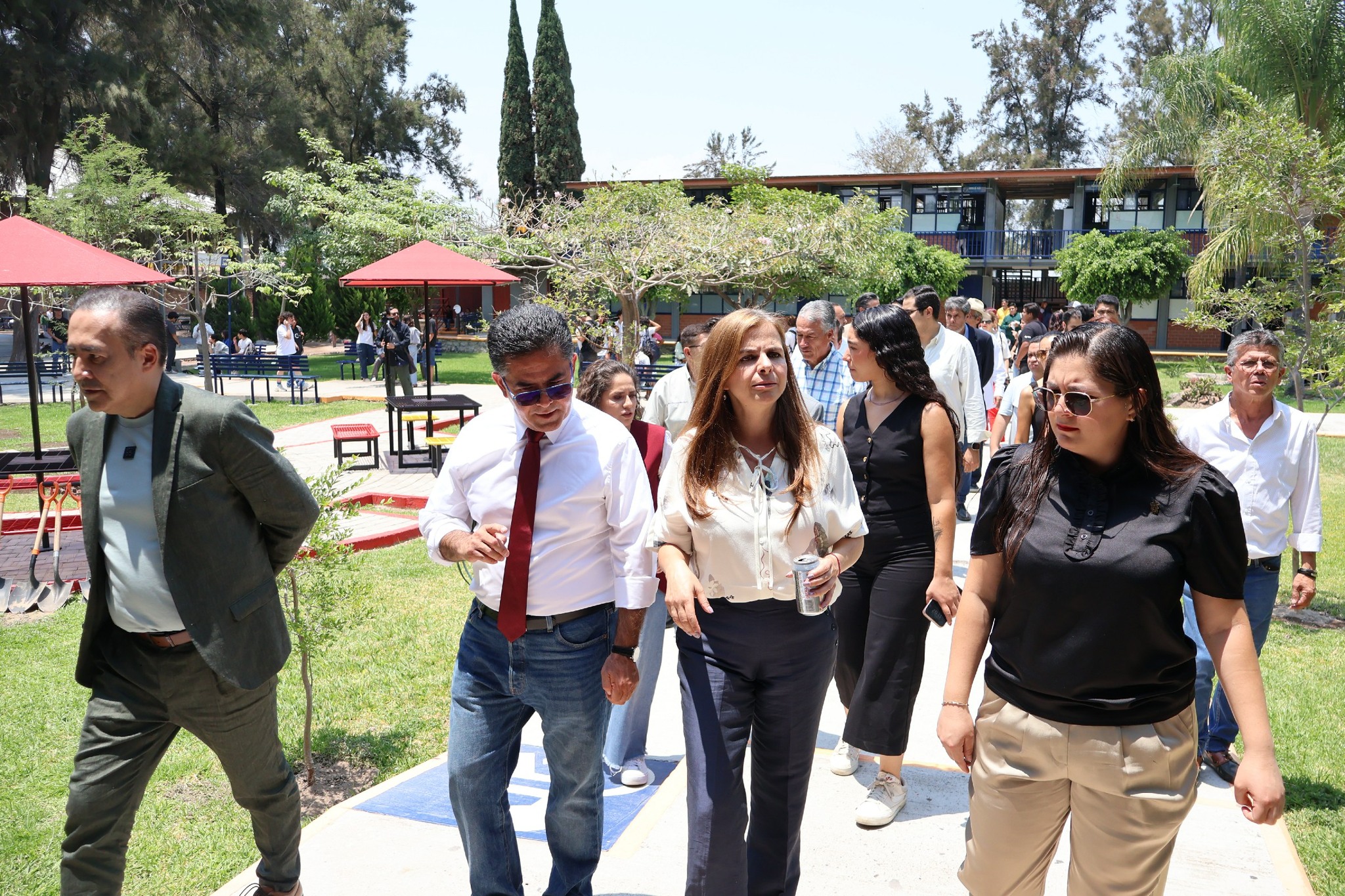 En este momento estás viendo Rectora de la UdeG inaugura espacios en prepa Chapala