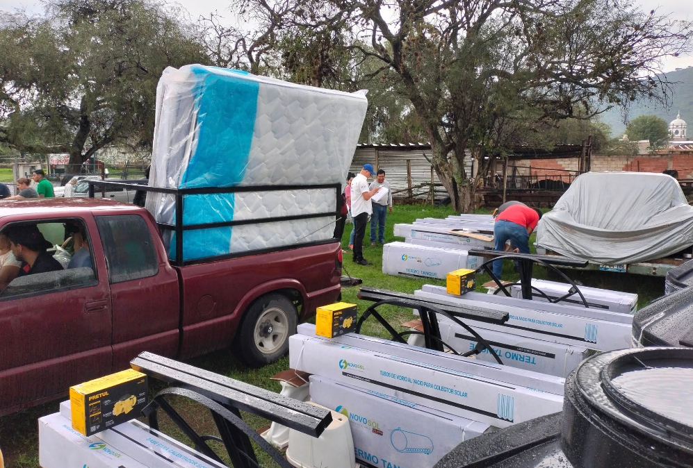En este momento estás viendo Beneficias a más de 60 familias con materiales subsidiados en  Ixtlahuacán de los Membrillos