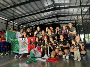 Lee más sobre el artículo Futbolistas de Chapala son campeonas en Panamá