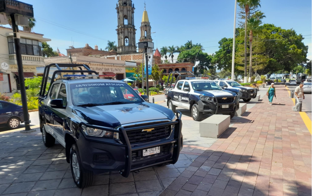 En este momento estás viendo Recibe Chapala tres nuevas patrullas para reforzar la seguridad