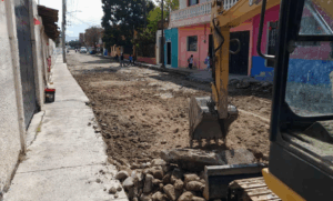 Lee más sobre el artículo Arranca obra de empedrado ahogado en la calle Zaragoza de Chapala