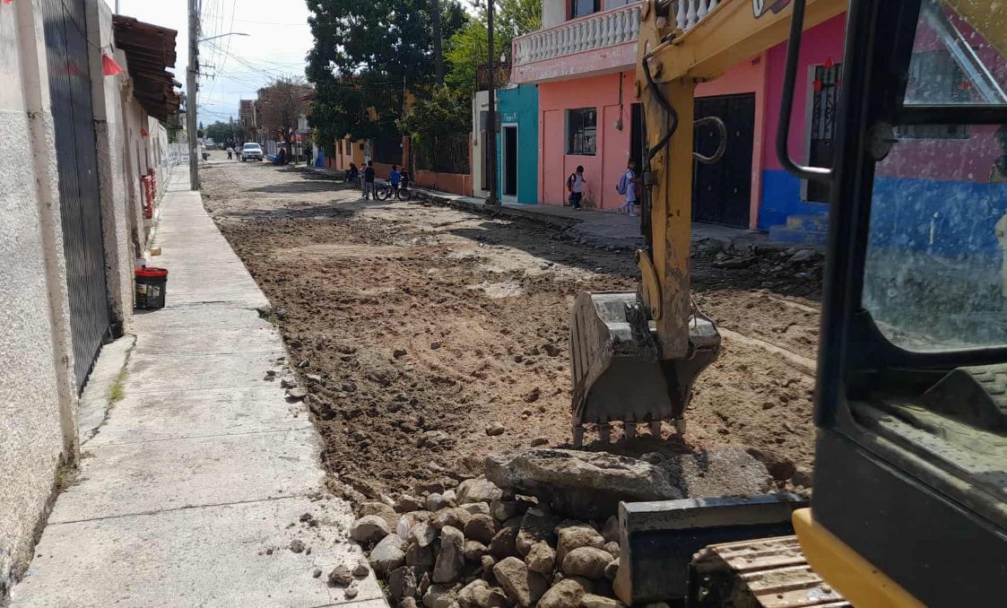En este momento estás viendo Arranca obra de empedrado ahogado en la calle Zaragoza de Chapala