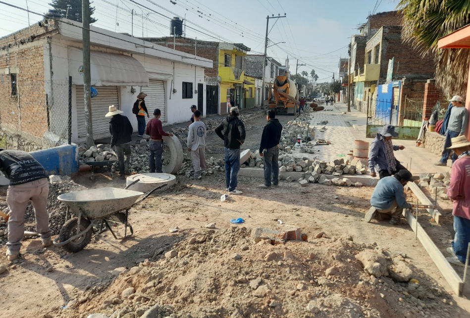 Lee más sobre el artículo Avanza obra en la calle Zaragoza de Chapala
