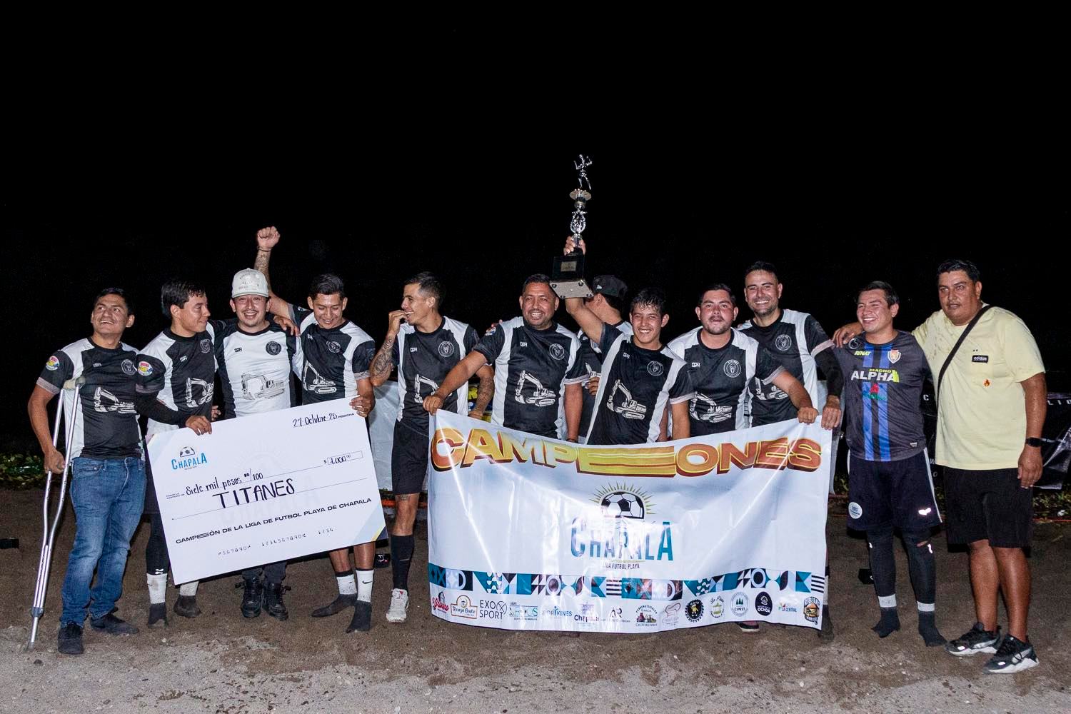 En este momento estás viendo Titanes se consagró campeón de la Liga de Futbol Playa de Chapala
