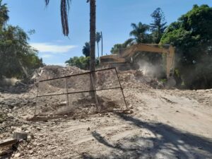 Lee más sobre el artículo Demuelen “La Casa Negra”: Finca histórica en Chapala