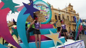 Lee más sobre el artículo Invitan a empresas y escuelas a participar en los desfiles del Carnaval Chapala 2026