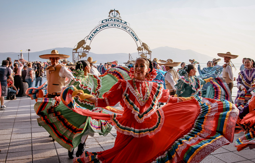 Lee más sobre el artículo Chapala se prepara para romper récord de participación en el Tercer Monumental Folclórico 2026