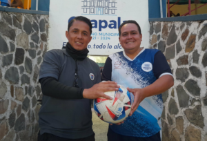 Lee más sobre el artículo Ratifican a «El Piojo» Saldívar y “Pirrín” Gutiérrez al frente de las selecciones de Chapala para la Copa Jalisco 2026
