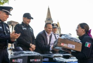 Lee más sobre el artículo Chapala refuerza seguridad con una inversión de 5.2 millones de pesos en nuevas patrullas y uniformes