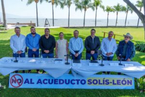 Lee más sobre el artículo Alcaldes de la ribera de Chapala rechazan acueducto Solís–León y exigen diálogo al gobierno federal