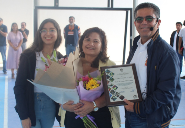En este momento estás viendo Se jubila “Male” de la preparatoria de Chapala y llega la nueva coordinadora académica