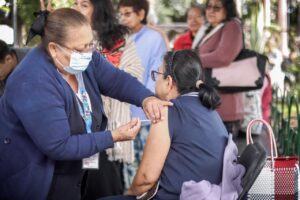 Lee más sobre el artículo Dos nuevos casos elevan a cinco los contagios de sarampión en Chapala