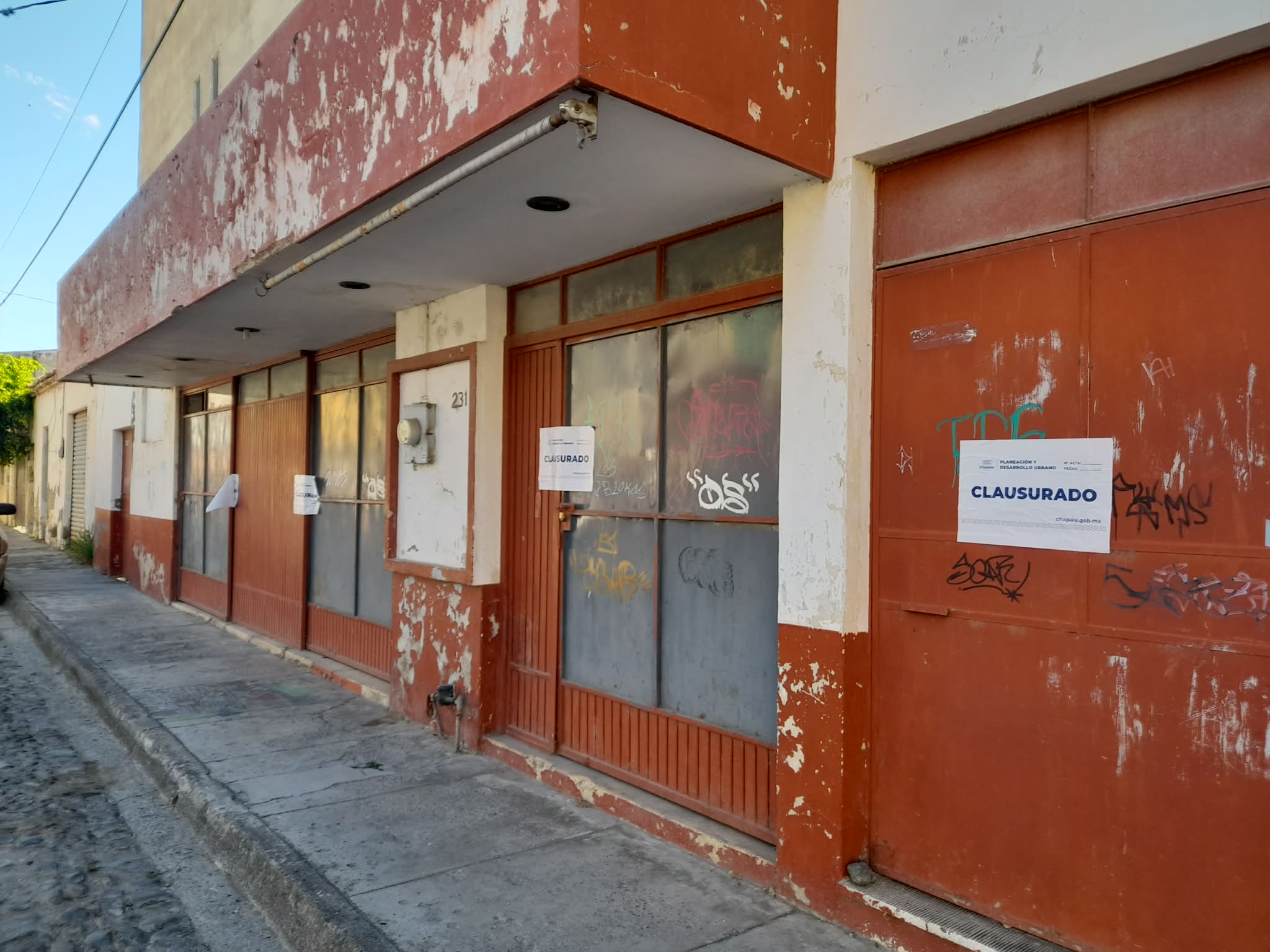 Lee más sobre el artículo Clausuran trabajos en el Cine Edén de Chapala ante preocupación vecinal