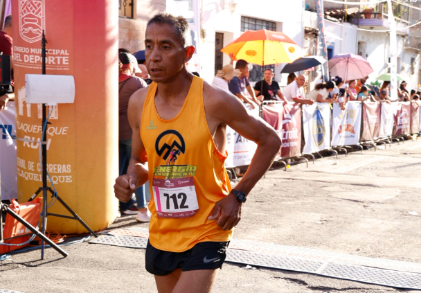 Lee más sobre el artículo Alberto Arrayga domina la Carrera Pedestre de las Crucitas por cuarto año consecutivo
