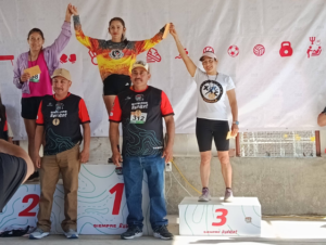 Lee más sobre el artículo Podio femenino para Chapala en la Carrera Santa Cruz del Valle