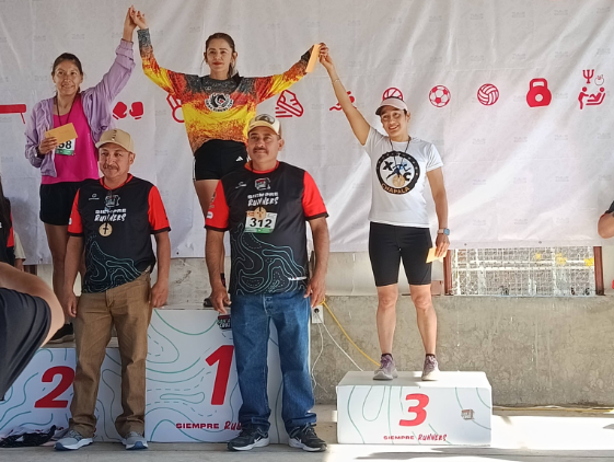 Lee más sobre el artículo Podio femenino para Chapala en la Carrera Santa Cruz del Valle